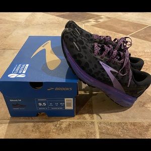 Brooks Ghost 14 9.5 women shoes